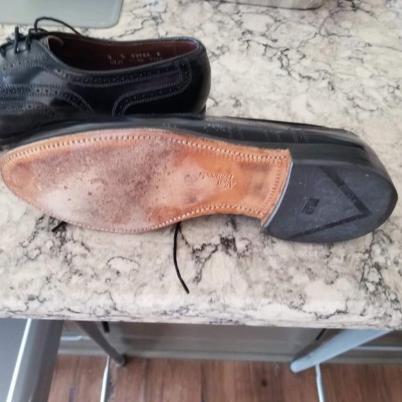 Allen Edmonds Wingtips Size  9 Black Oxfords main image 5